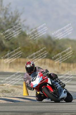 media/Dec-01-2025-Moto Forza (Mon) [[2daa91e15f]]/1-Advanced Group/Session 3 (Turn 3)/